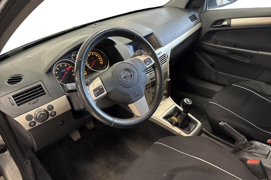 Opel Astra vaihtoauto