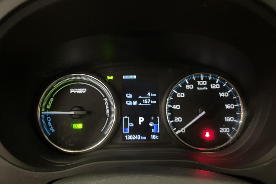 Mitsubishi Outlander PHEV vaihtoauto