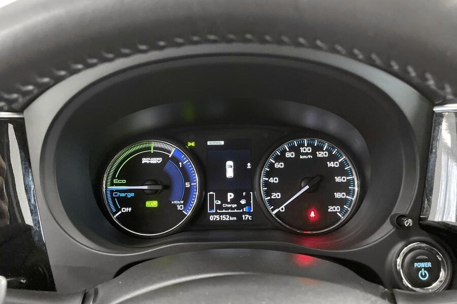 Mitsubishi Outlander PHEV vaihtoauto