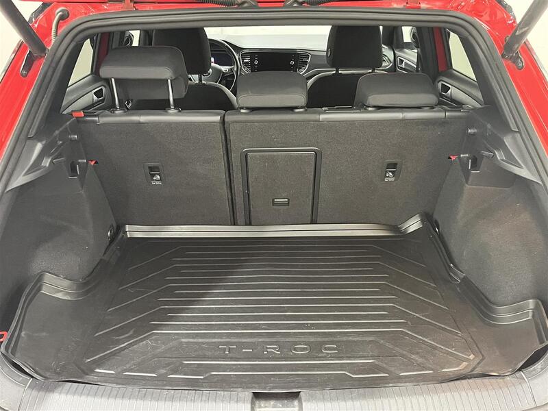 Volkswagen T-Roc vaihtoauto