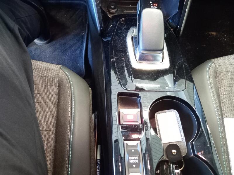 Peugeot e-208 vaihtoauto