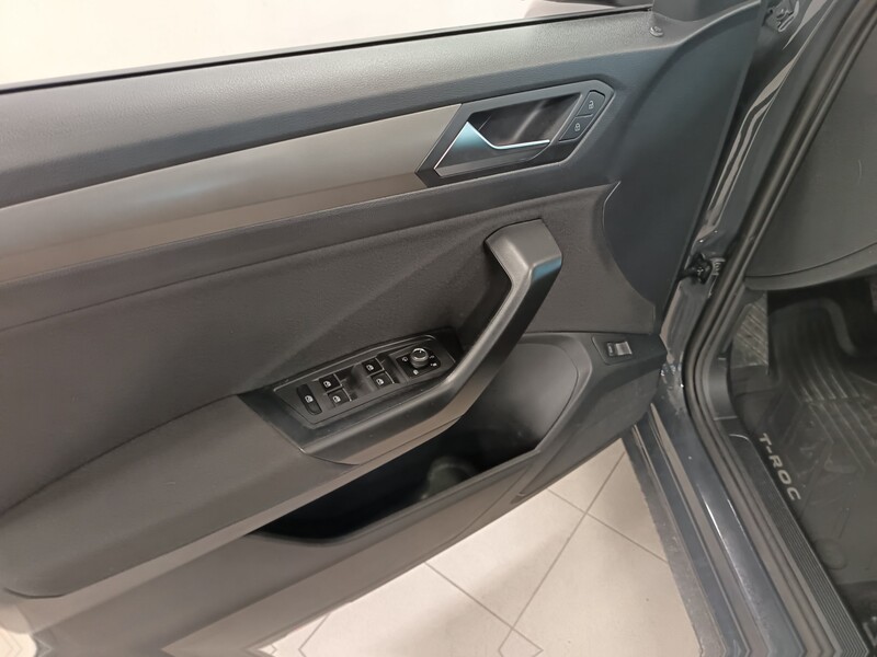 Volkswagen T-Roc vaihtoauto