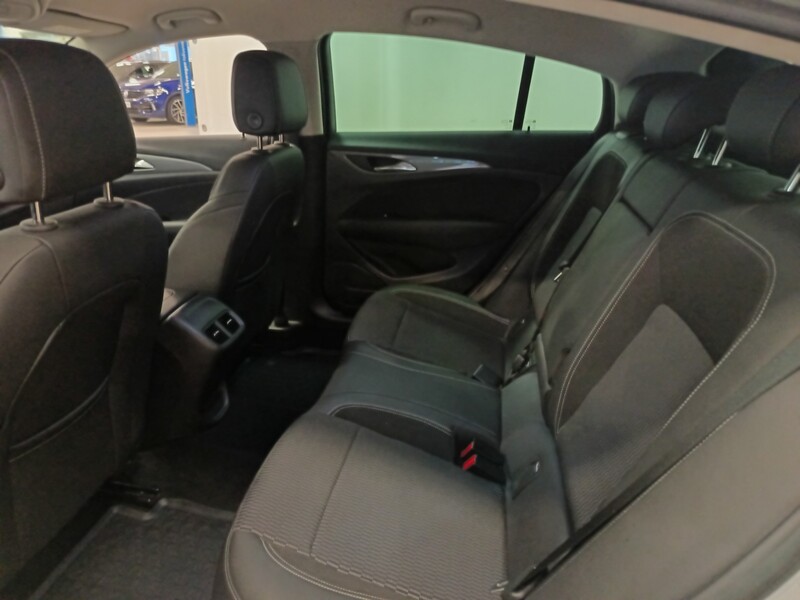 Opel Insignia vaihtoauto