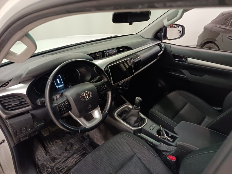 Toyota Hilux vaihtoauto