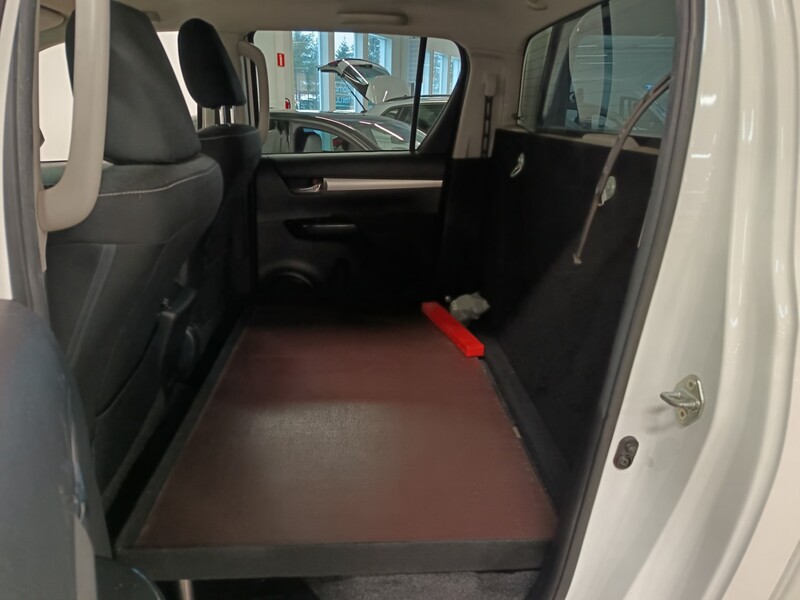 Toyota Hilux vaihtoauto