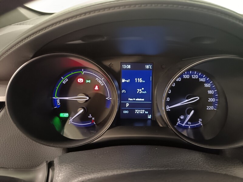 Toyota C-HR vaihtoauto