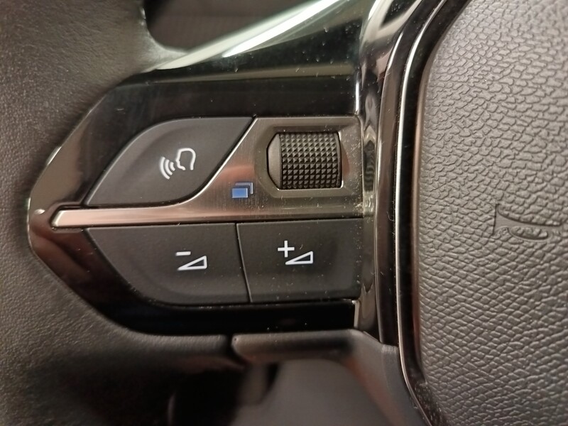 Peugeot e-2008 vaihtoauto