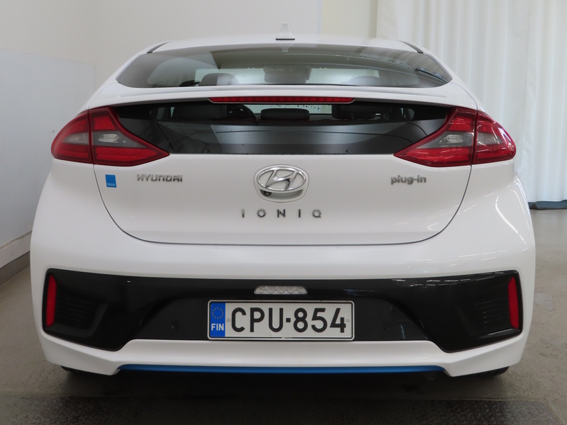 Hyundai IONIQ plug-in vaihtoauto