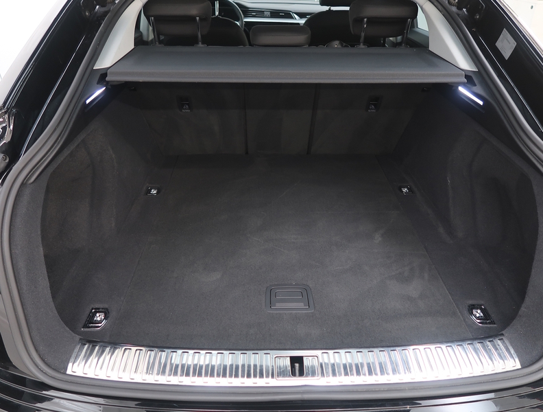 Audi Q8 e-tron vaihtoauto