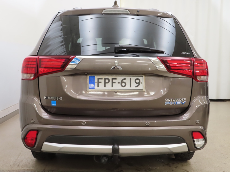 Mitsubishi Outlander PHEV vaihtoauto