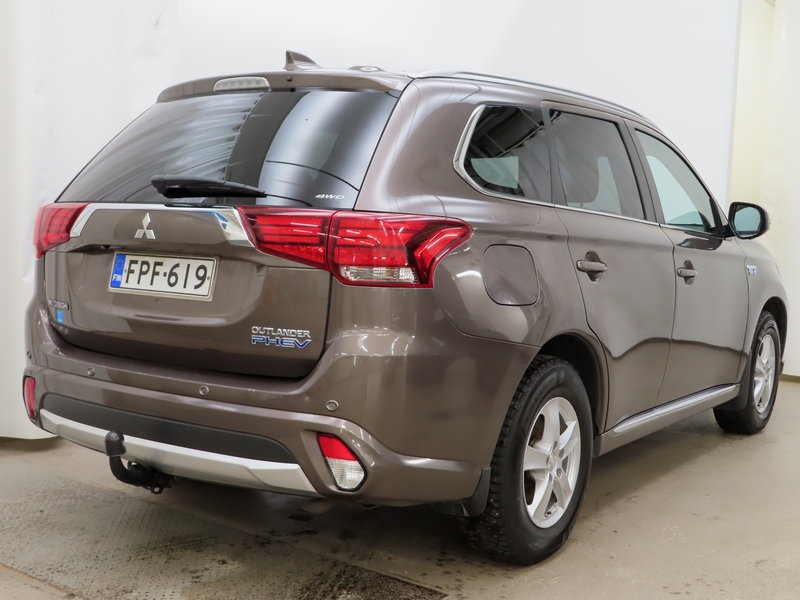 Mitsubishi Outlander PHEV vaihtoauto