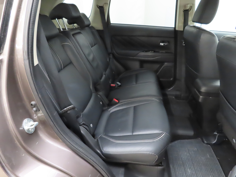 Mitsubishi Outlander PHEV vaihtoauto