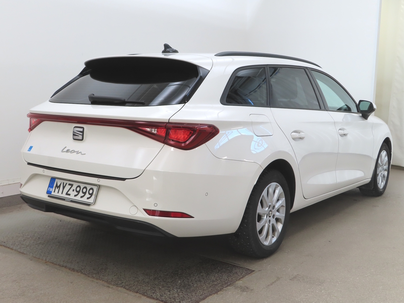 SEAT Leon Sportstourer vaihtoauto