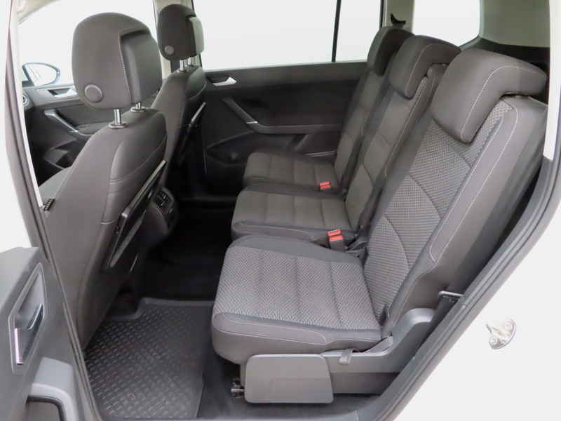 Volkswagen Touran vaihtoauto