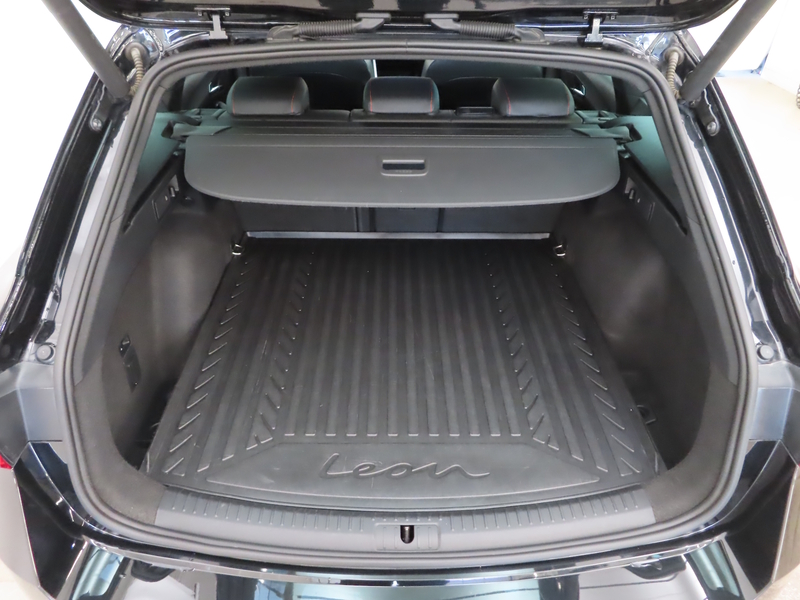 SEAT Leon Sportstourer vaihtoauto