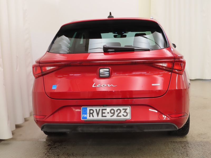 SEAT Leon Sportstourer vaihtoauto