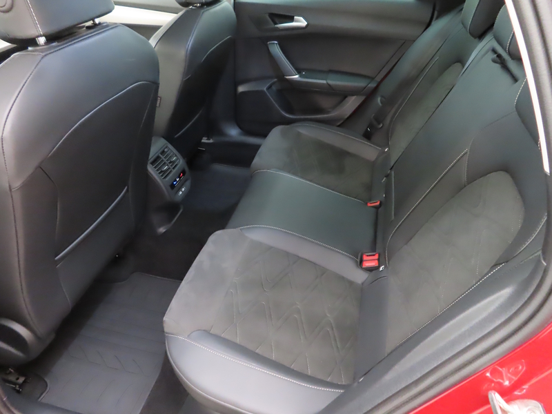 SEAT Leon Sportstourer vaihtoauto