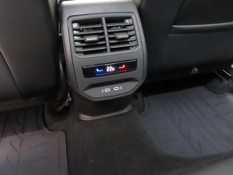 SEAT Leon Sportstourer vaihtoauto