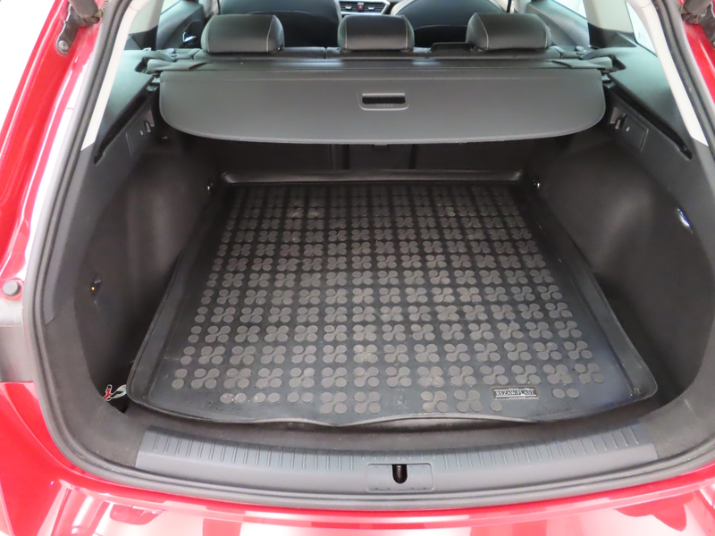 SEAT Leon Sportstourer vaihtoauto