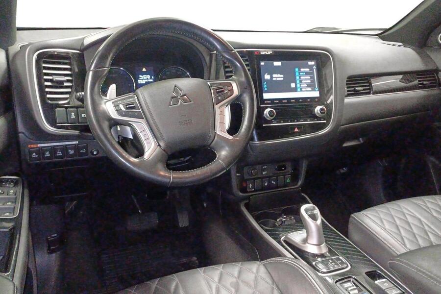 Mitsubishi Outlander PHEV vaihtoauto