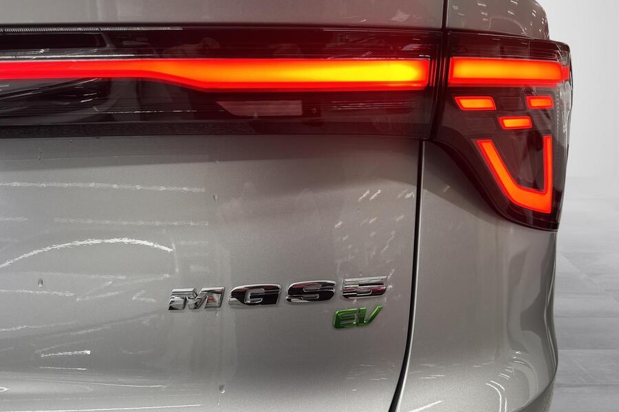 MG MGS5 EV vaihtoauto