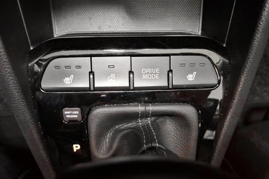 Kia Stonic vaihtoauto