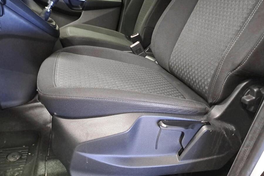 Ford Transit Connect vaihtoauto