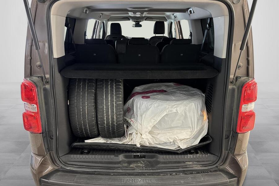 Toyota Proace Verso vaihtoauto