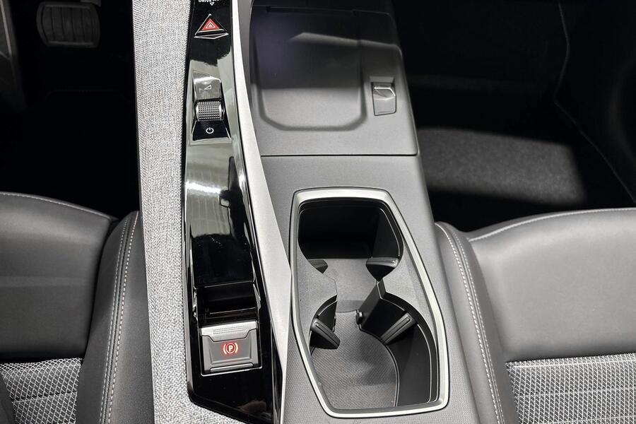 Peugeot E-3008 vaihtoauto