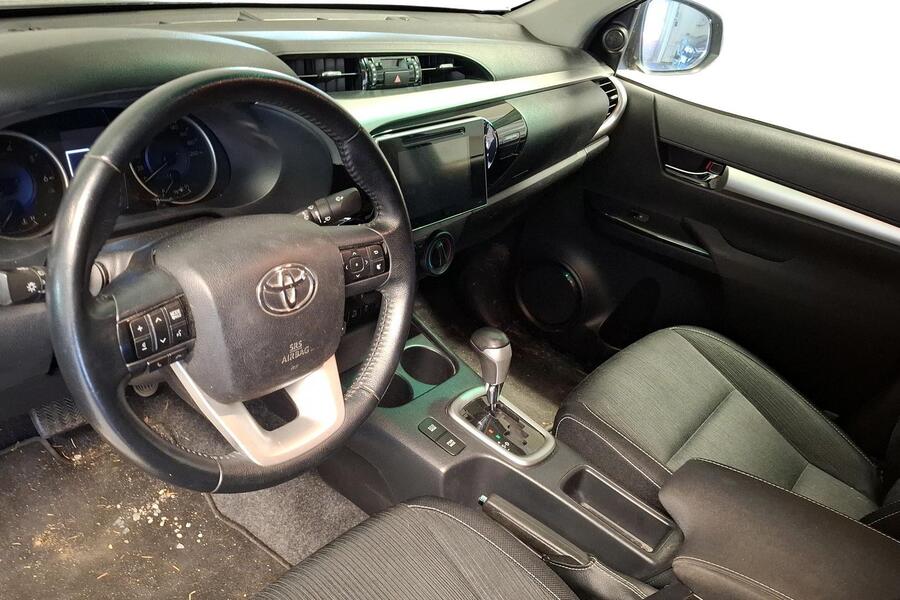 Toyota Hilux vaihtoauto