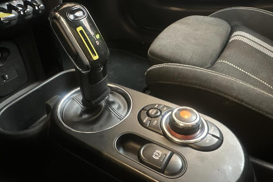 Mini Hatchback vaihtoauto