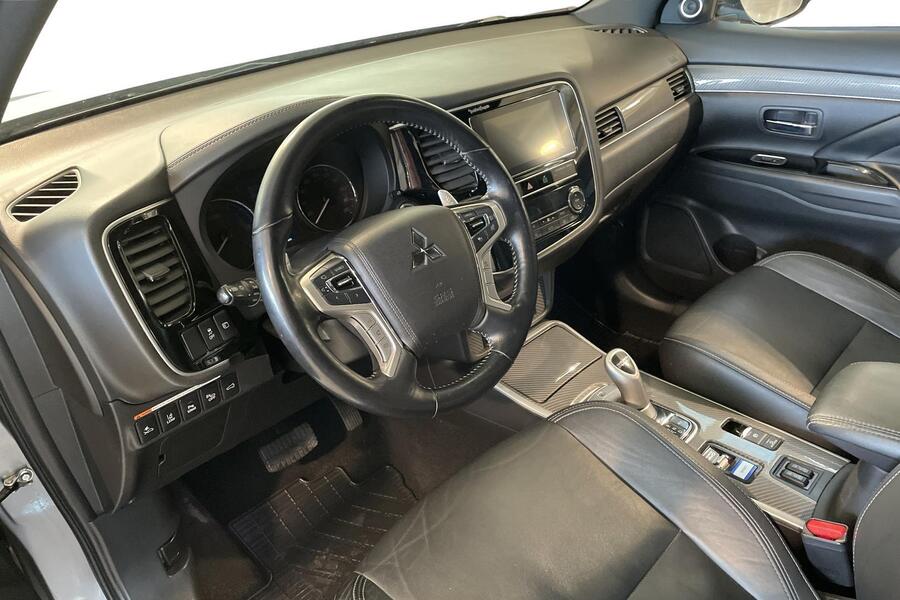 Mitsubishi Outlander PHEV vaihtoauto