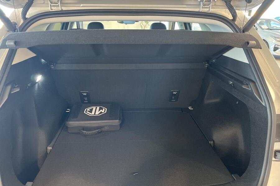 MG MGS5 EV vaihtoauto