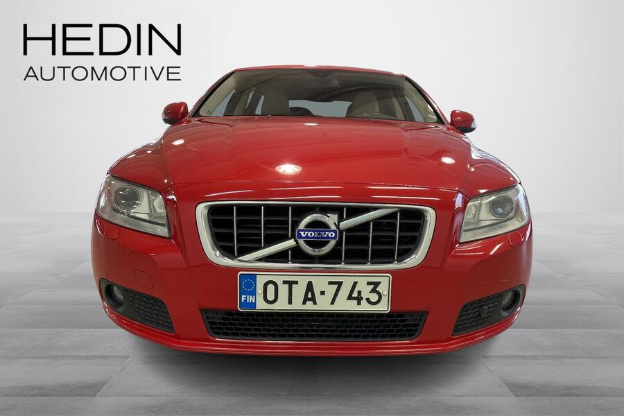 Volvo V70 vaihtoauto