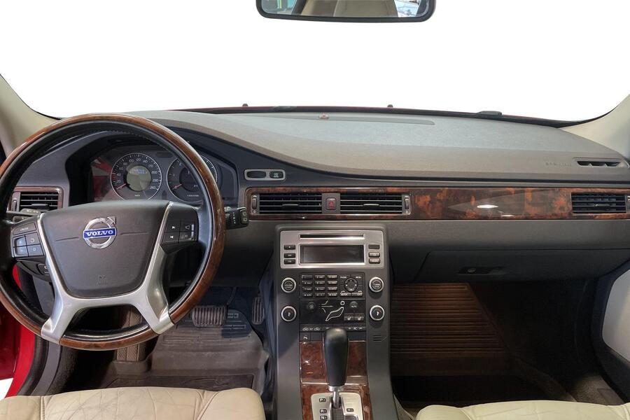 Volvo V70 vaihtoauto