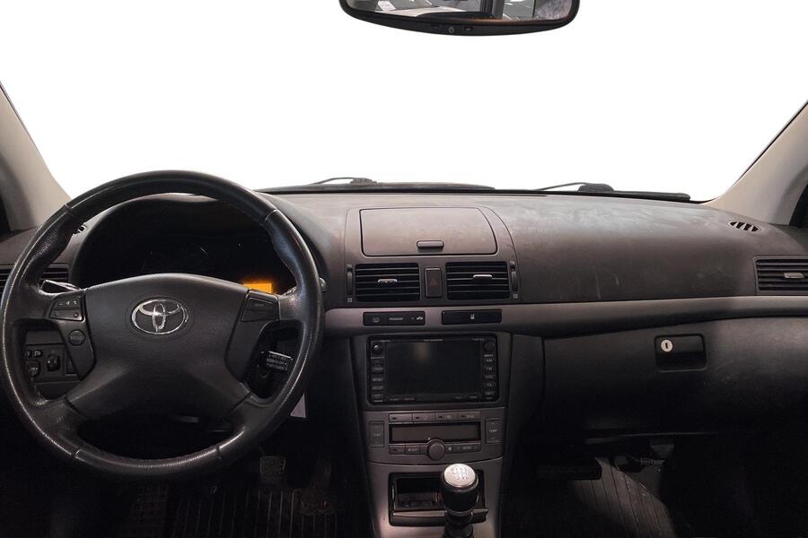 Toyota Avensis vaihtoauto