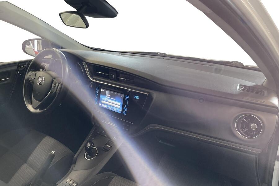 Toyota Auris vaihtoauto