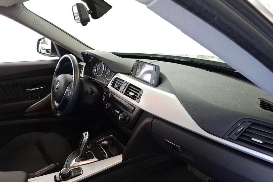 BMW 320 vaihtoauto