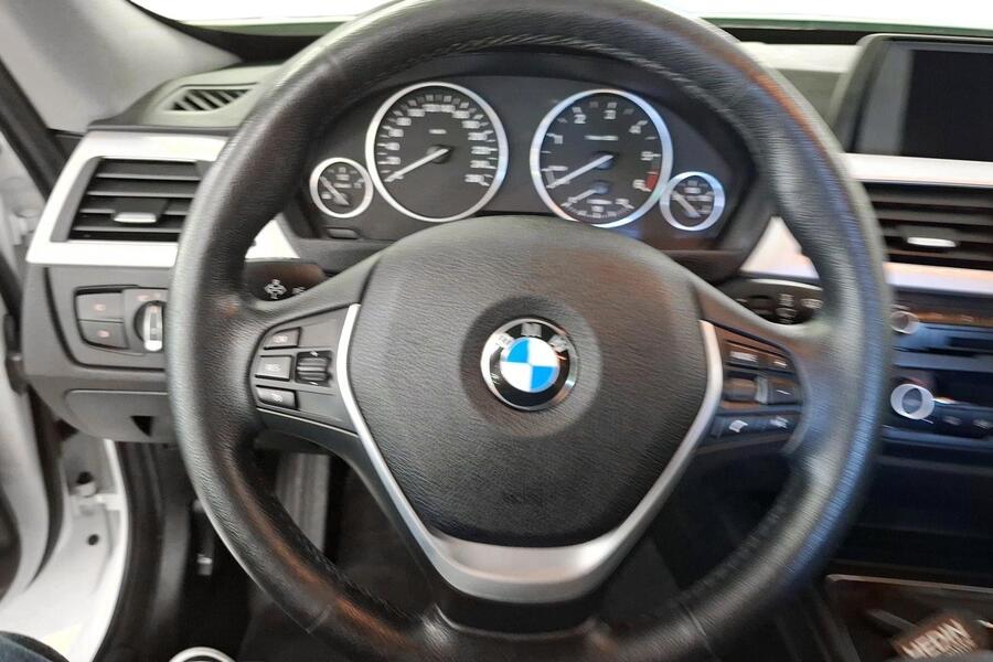 BMW 320 vaihtoauto