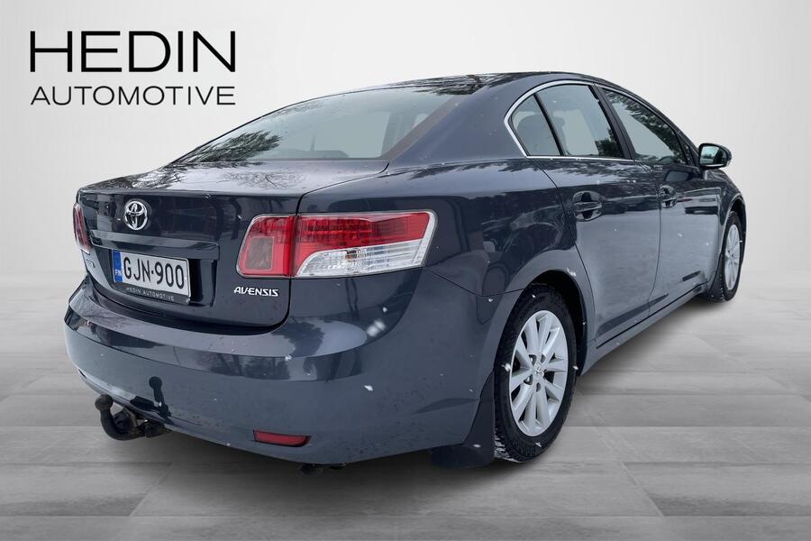 Toyota Avensis vaihtoauto