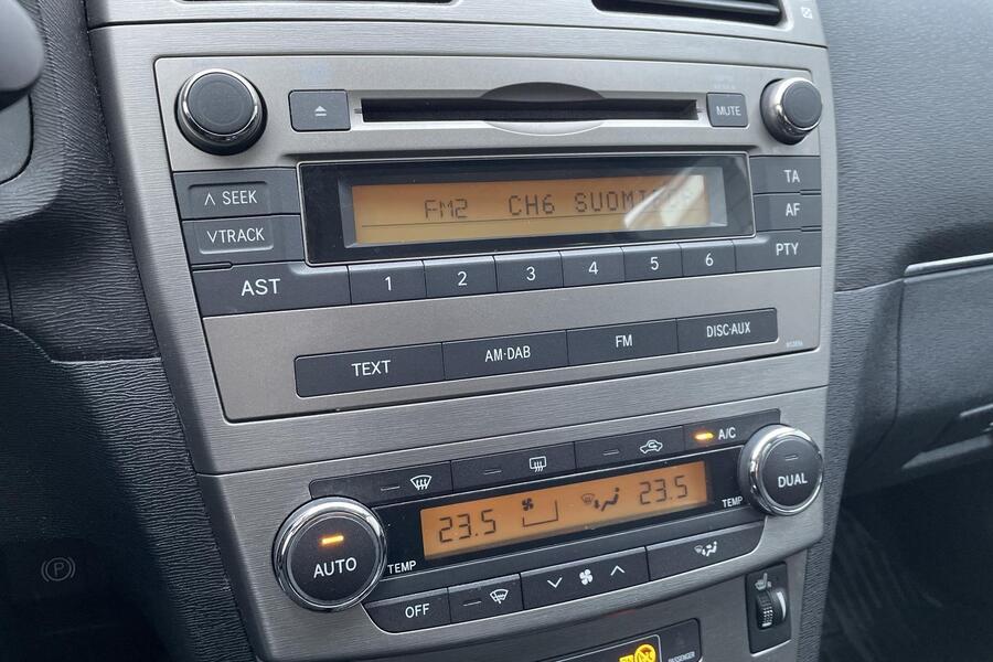 Toyota Avensis vaihtoauto