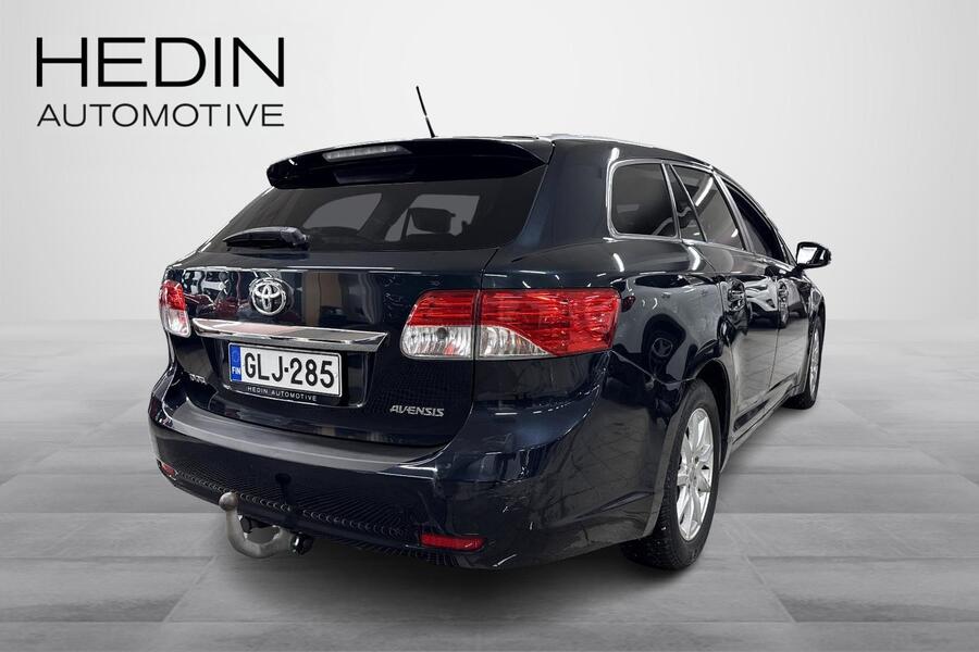 Toyota Avensis vaihtoauto