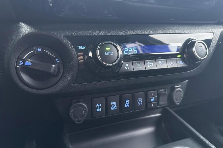 Toyota Hilux vaihtoauto