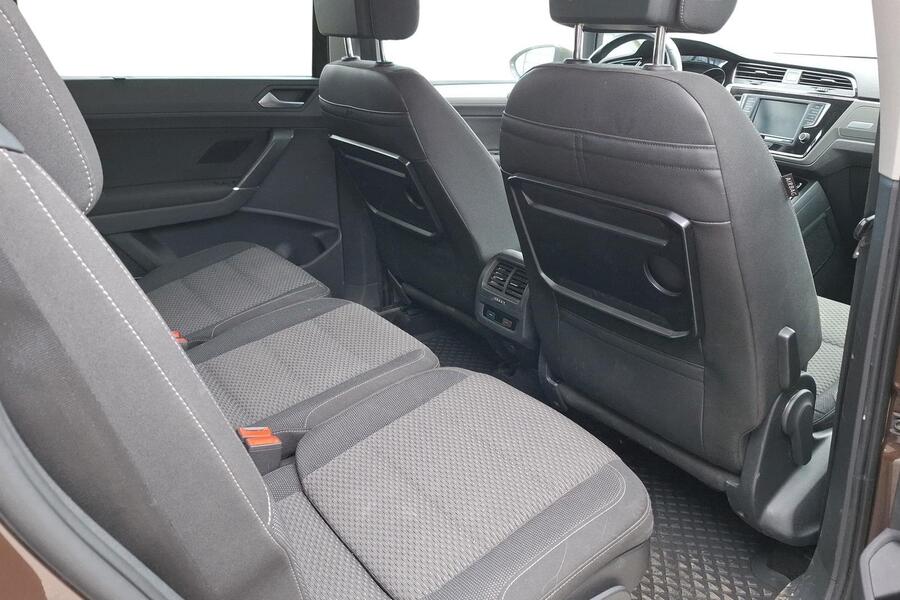 Volkswagen Touran vaihtoauto