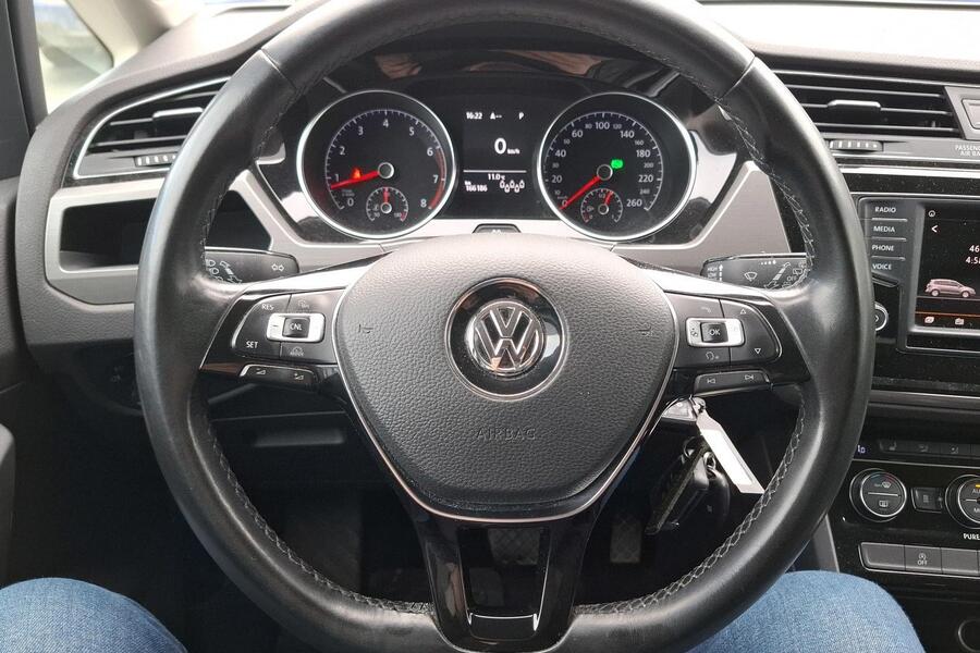 Volkswagen Touran vaihtoauto