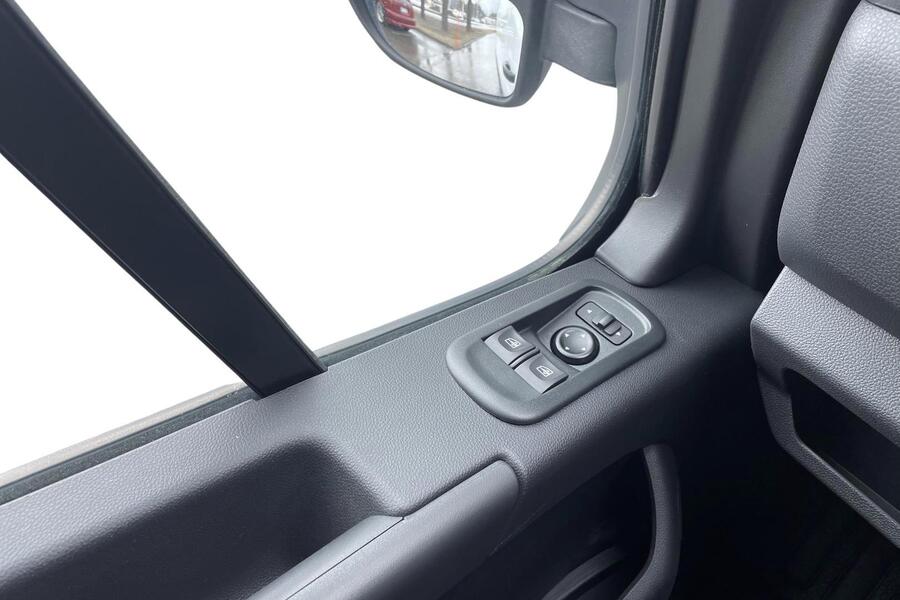 Nissan NV400 vaihtoauto