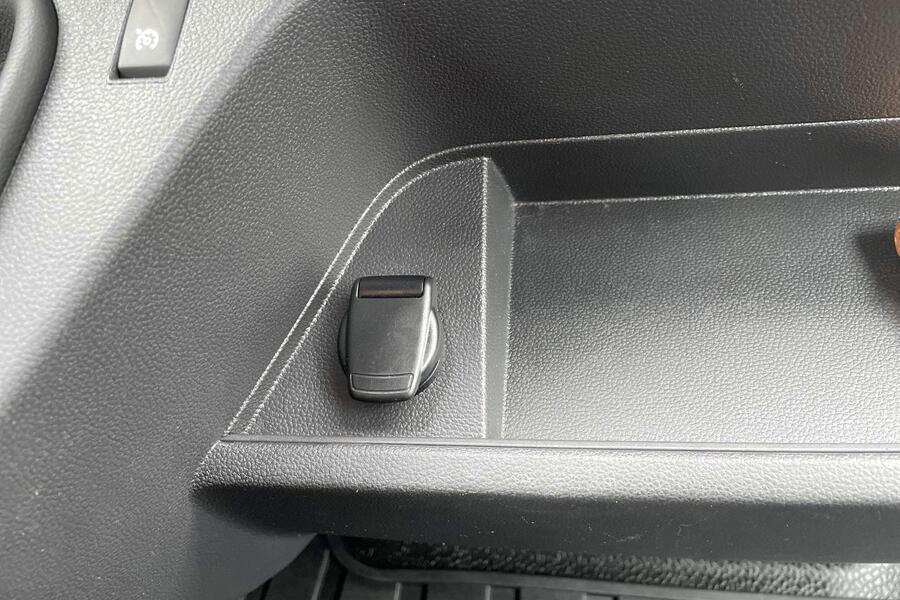 Nissan NV400 vaihtoauto