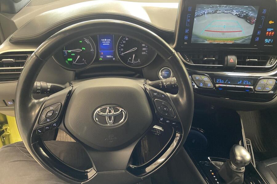 Toyota C-HR vaihtoauto