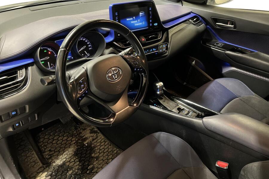 Toyota C-HR vaihtoauto