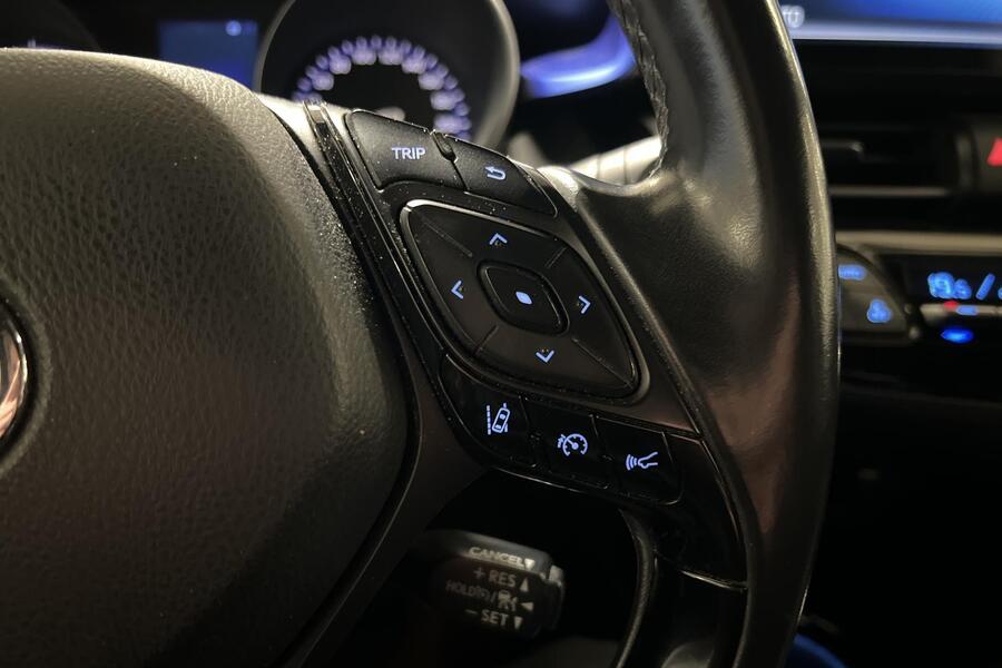 Toyota C-HR vaihtoauto